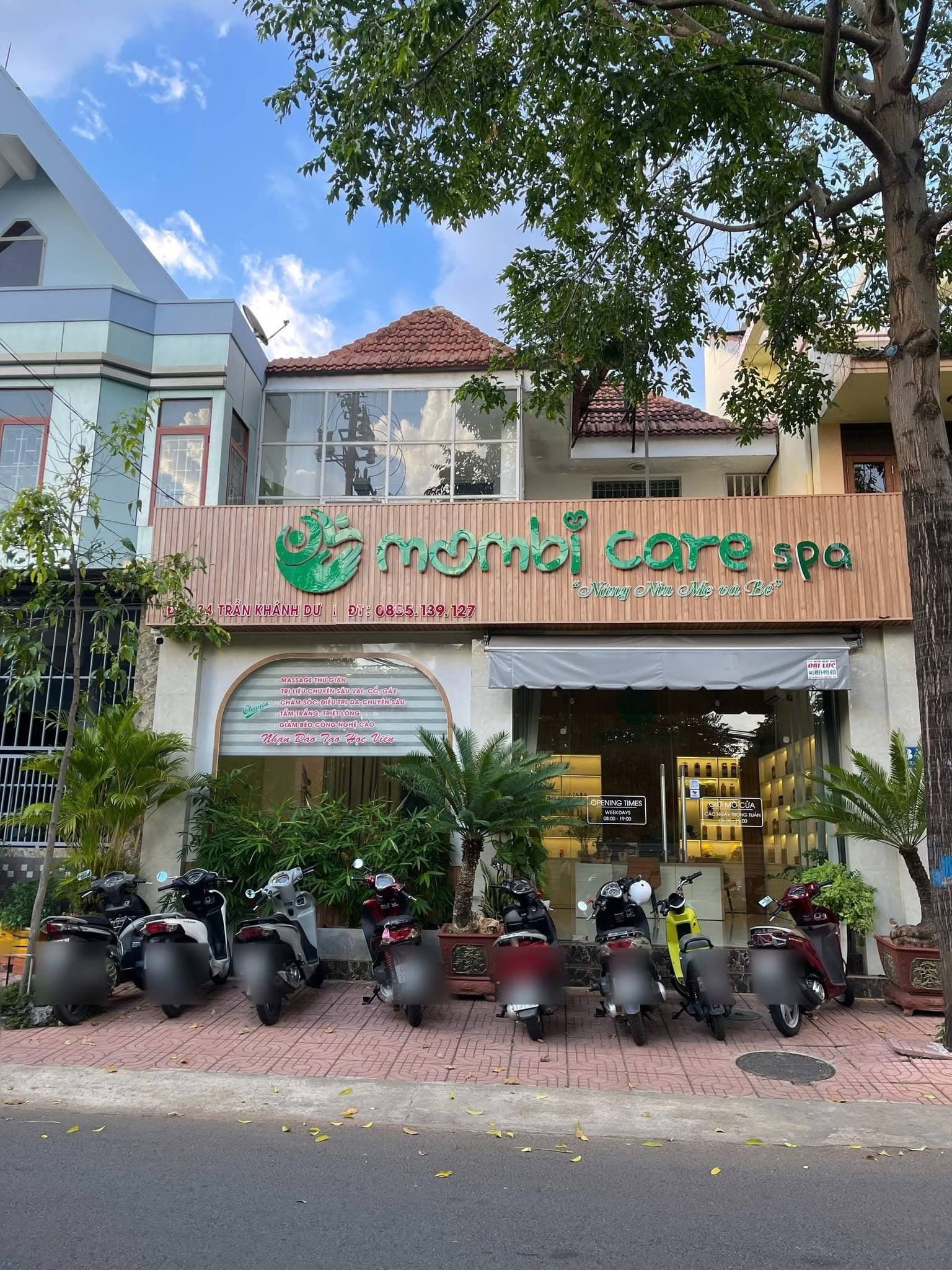 Mombi Care Spa Banner 2